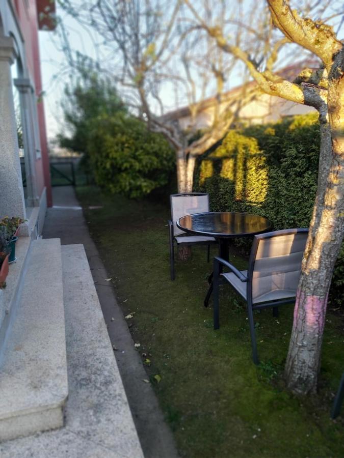 Despertar Con El Sonido De Los Pajaros Villa Мелиде Екстериор снимка